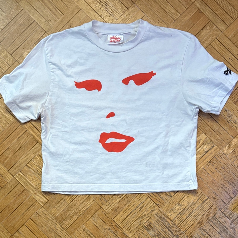 Cropped Graphic T-Shirt - White and Red
